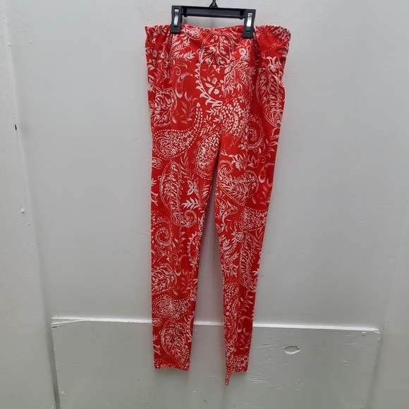LuLAROE Bandana Print Red Thick & Curvy Leggings Like New - Picture 3 of 4